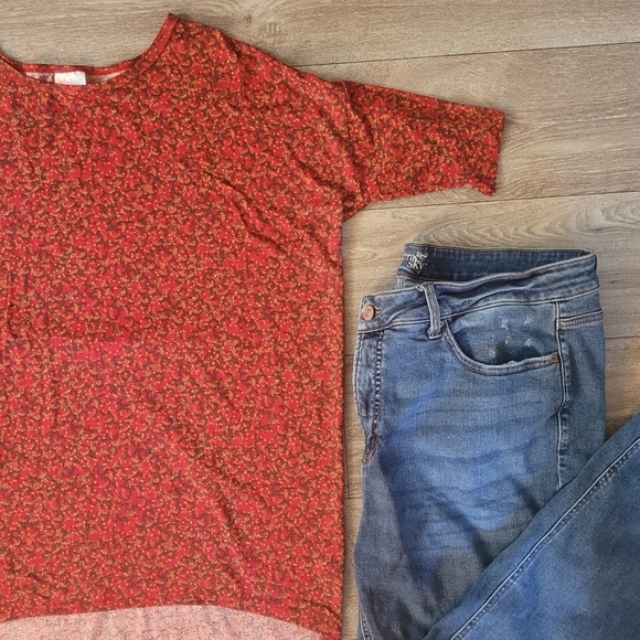 Oversized Shirt - Picture 5 of 8